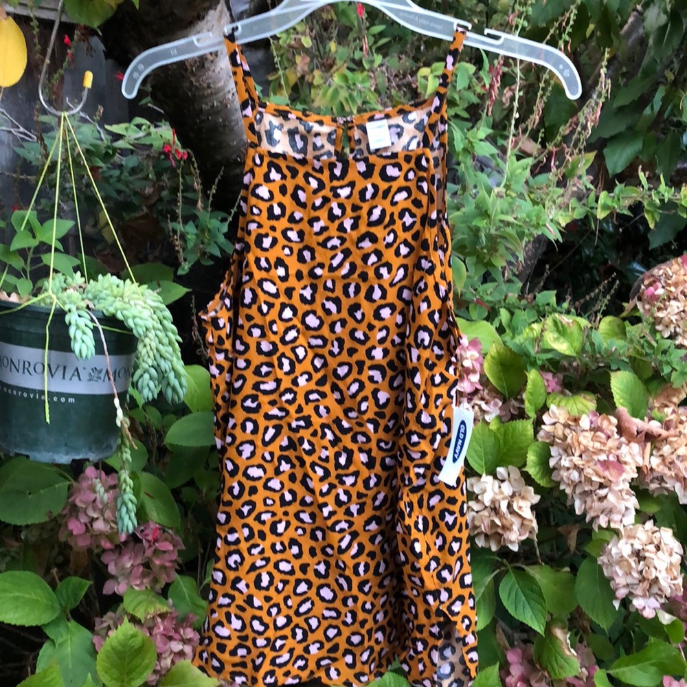 Old navy! NEW! leopard print top.